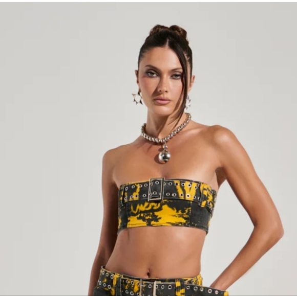 AKIRA Tops - AKIRA Black and Yellow Crop Top with Silver Buckle
